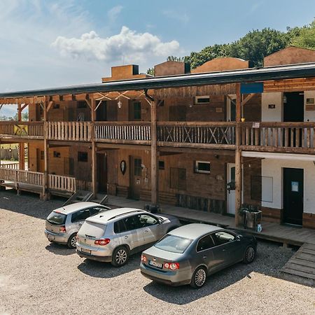 Ranch 13 - Western A Kone Nemšová Zewnętrze zdjęcie