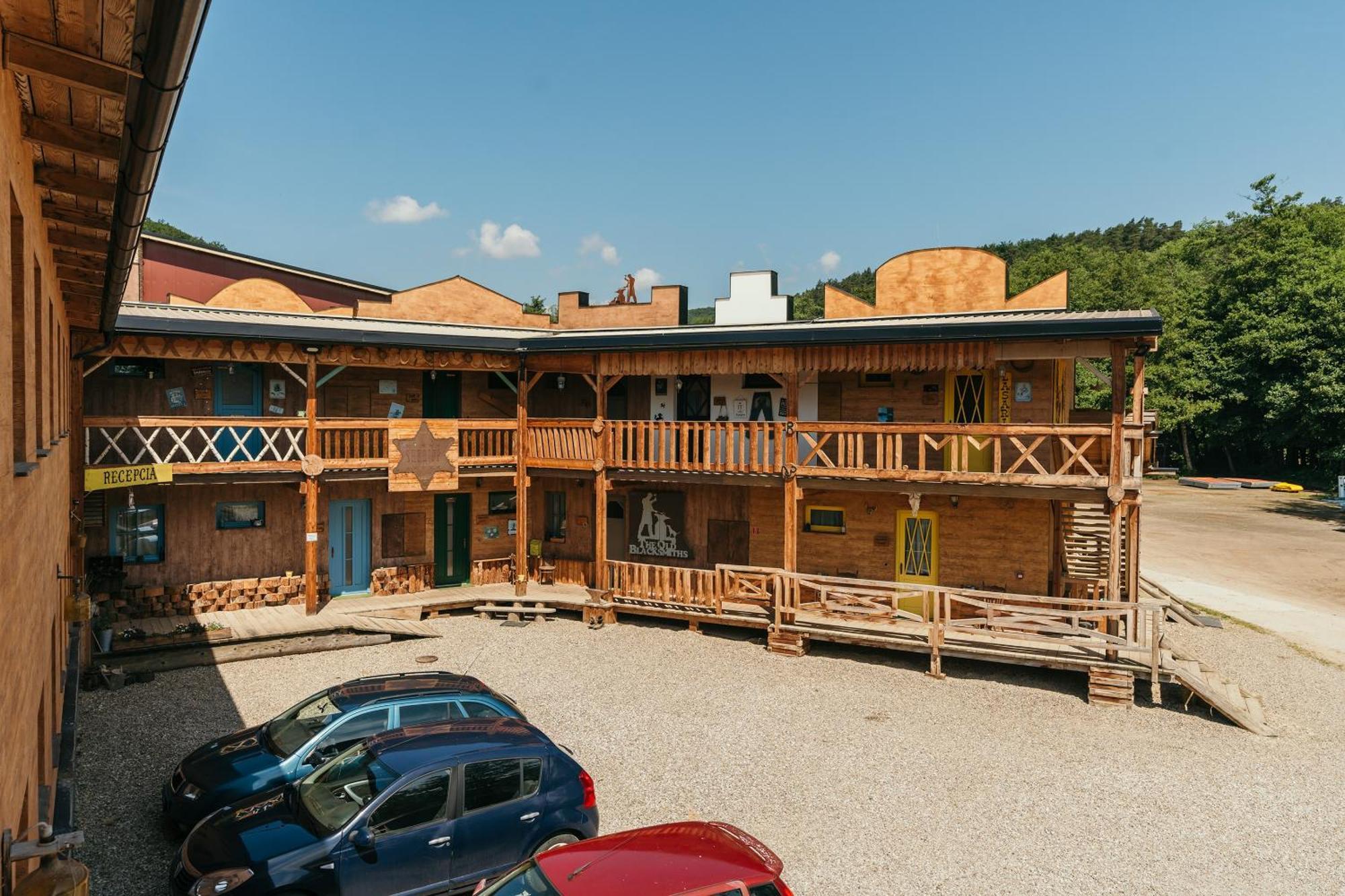 Ranch 13 - Western A Kone Nemšová Zewnętrze zdjęcie